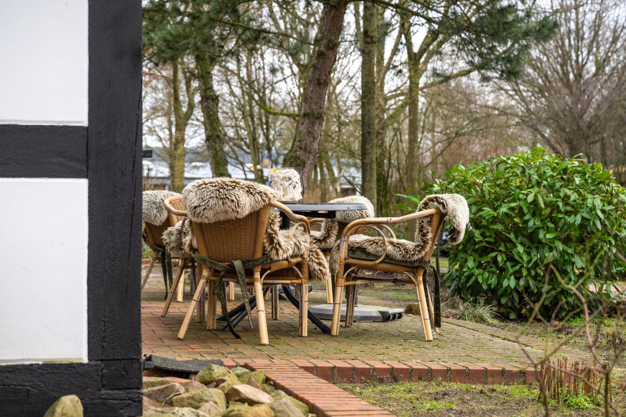 Bed & Breakfast Kleiner Storch - Seehotel Duemmer Hüde